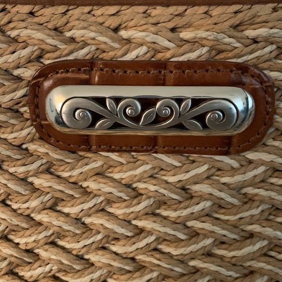 Brighten Elana Messenger Bag - Picture 8 of 12